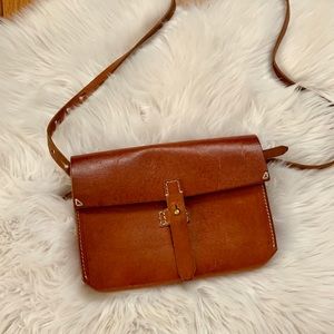 Beautiful brown leather vintage style Madewell bag